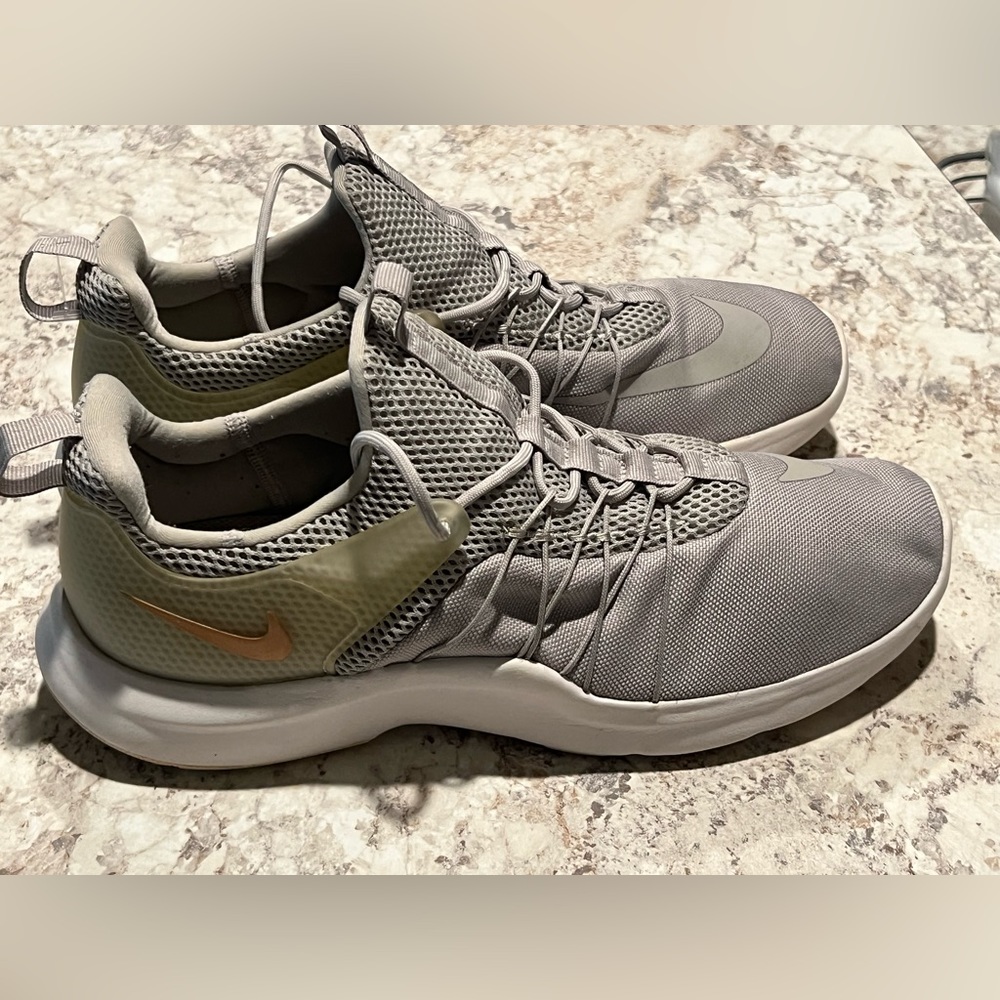 Nike Darwin Running Shoes Sneakers Size 11 Gray